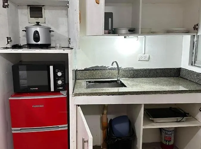 Cebu City Studio Condo Unit-Wifi-A/C-Hot Shower-