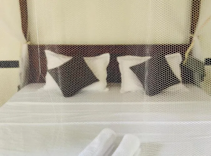 Hotel Pearl Gardens Midigama East