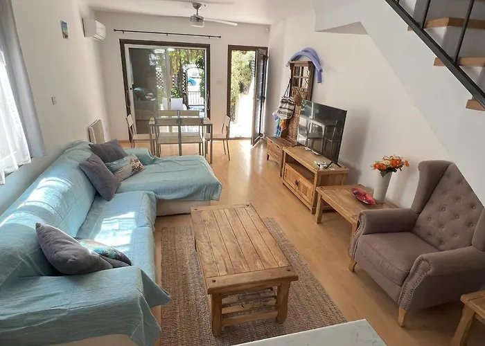 Aphrodite'S Gardens Entire Townhouse 400 M To The Sea Paphos
