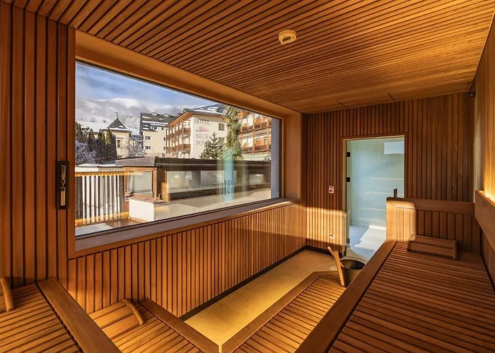 Upside Down Town Hotel Neue Post Zell am See