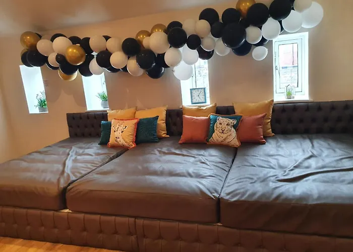 Ferienwohnung The Famous Floor Sleeps 26 And Group Acc Sleeps30 Liverpool