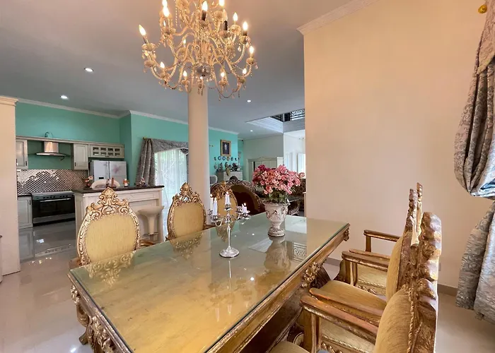 Villa Royal Maharani Bedugul Selemadeg