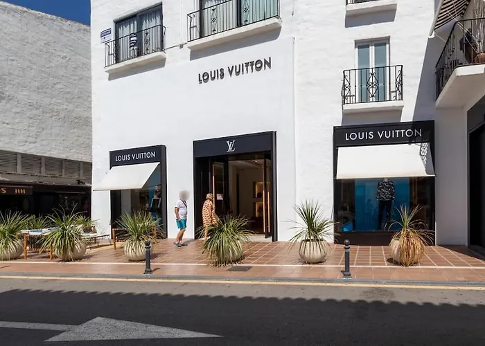 4 In The Heart Puerto Banus Luxurious Apartment Marbella