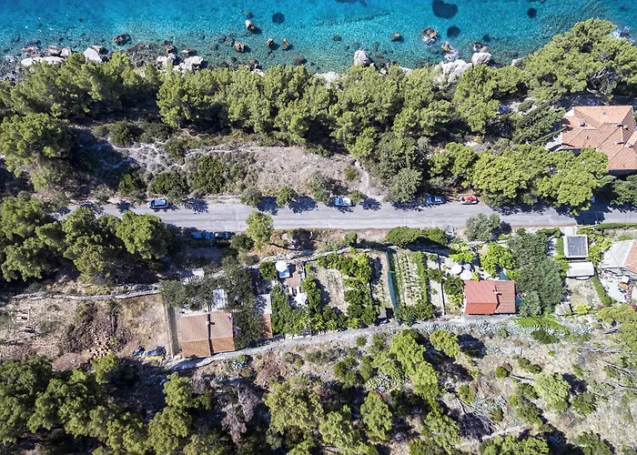 Holiday House With A Parking Space Split - 22315