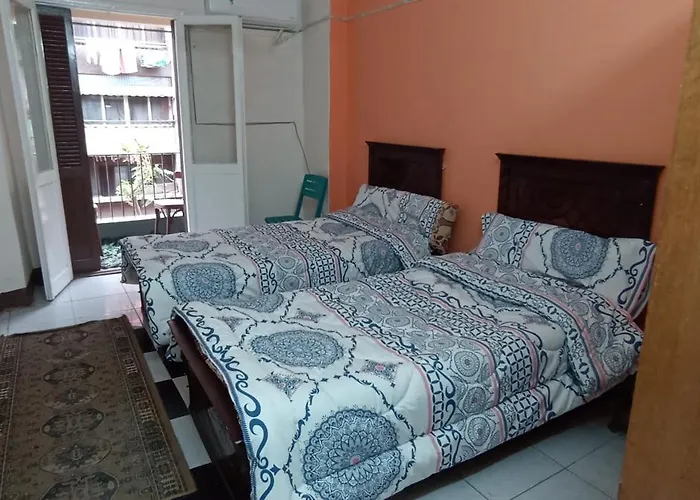 Two Bedroom Apartment In Central Location In Downtown Kairo