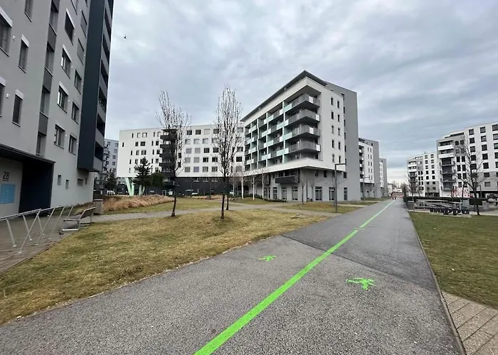 Modern Apartment In Nuppu Complex With Free Parking Pressburg