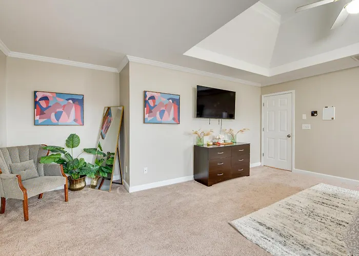Pet-Friendly Atlanta Home: 9 Mi To Downtown!