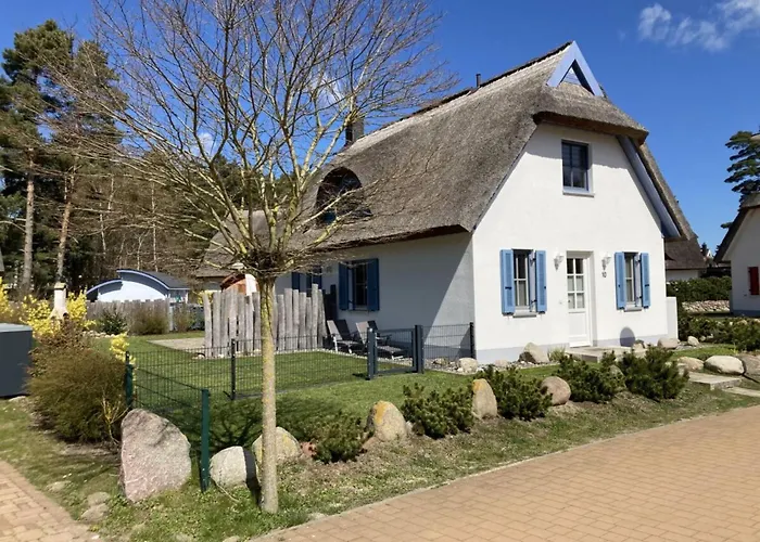 Thatched Roof Holiday Home Duenenblick Glowe