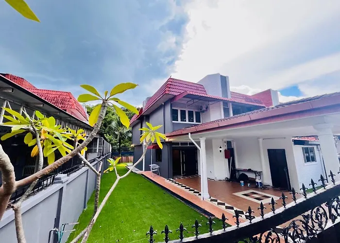 Nature Surrounded Riverside Villa With Bbq ,& Swimming Pool George Town