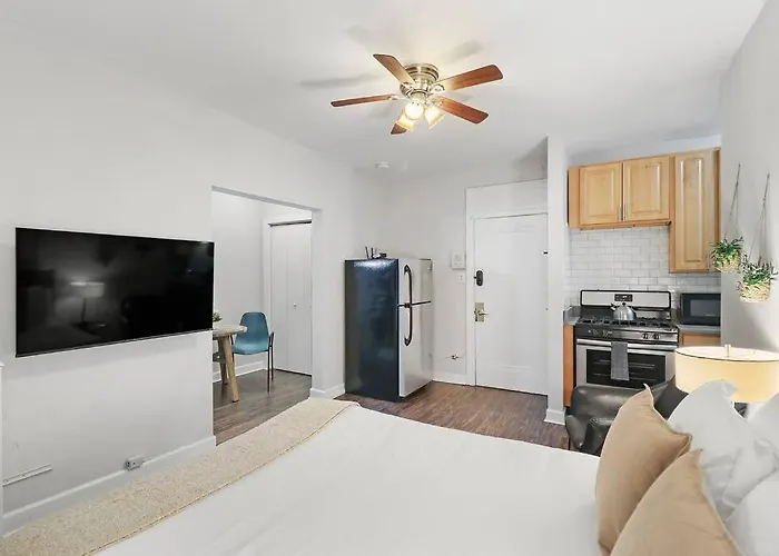 Trendy Studio Apartment In Chicago - Kenwood 103 & 303 Rep