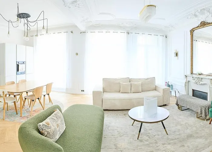 Champs Elysees!Montaigne, New Luxurious 6Pers Flat Paris