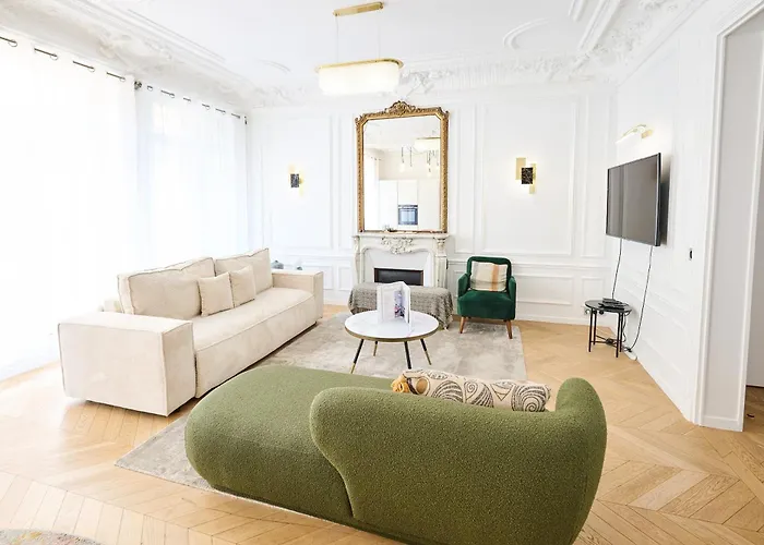 Champs Elysees!Montaigne, New Luxurious 6Pers Flat Paris