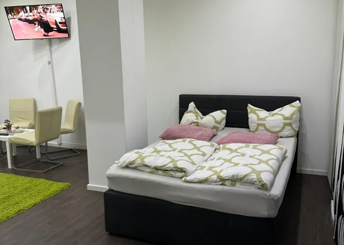 Luxuriöse Wohnung mit eigenem Garten Augsburg