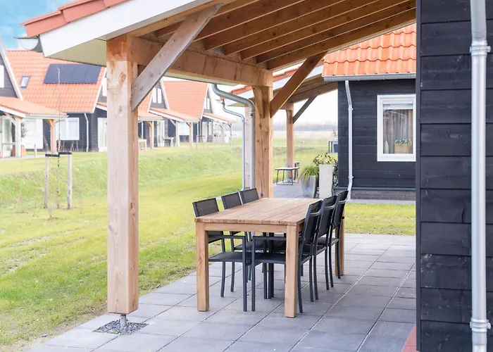 Luxurious Holiday Home With Parking Scherpenisse