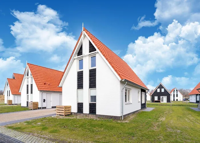 Luxurious Holiday Home With Parking Scherpenisse