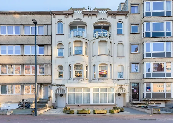 Typical Apartment Near The Beach Blankenberge