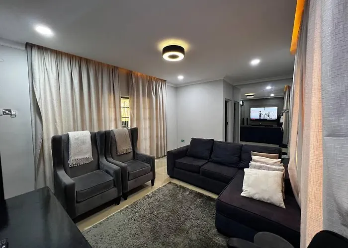 Modern Home With 75” Tv, 5Mints From Beach & City Daressalam