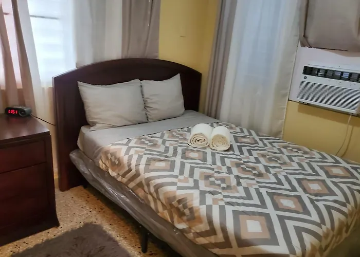 310 Del Valle Central, Freshly Remodeled 3 Bedroom Home Sleeps 8 San Juan