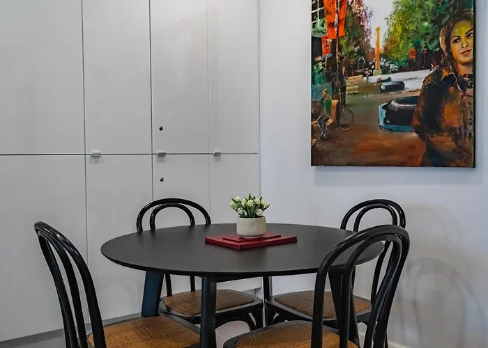 Oversized Potts Point Studio Sydney
