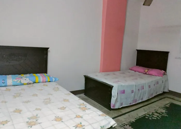 Two Bedroom Apartment In Central Location In Downtown Kairo