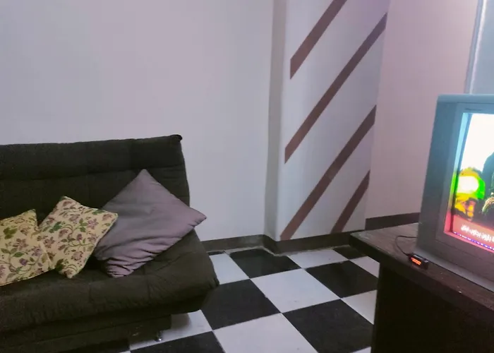 Two Bedroom Apartment In Central Location In Downtown Kairo