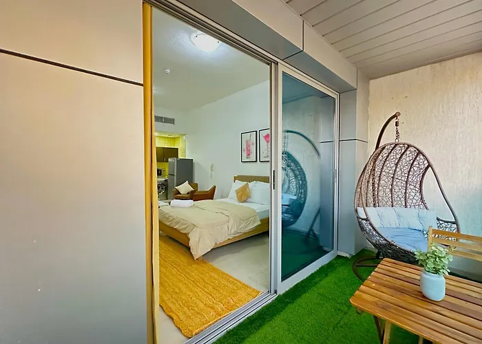 35% Off In Top View Studio W/ Balcony In Marina Dubai