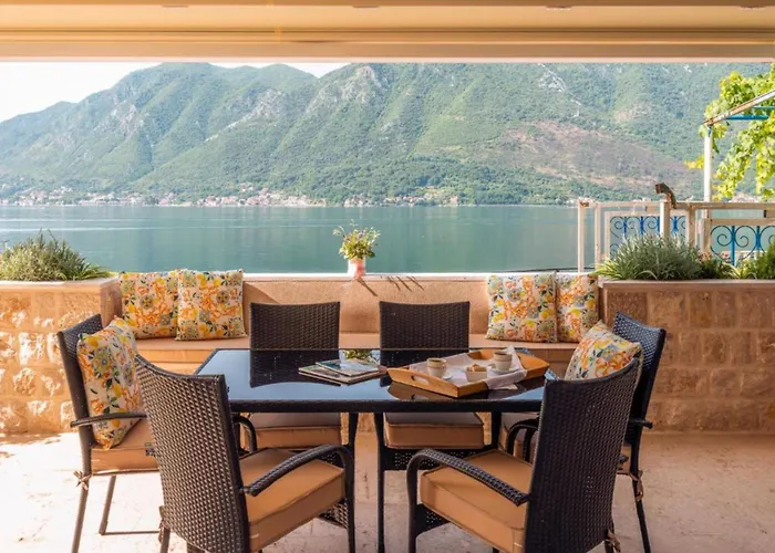 Luxury Pool Villa Feliz Kotor