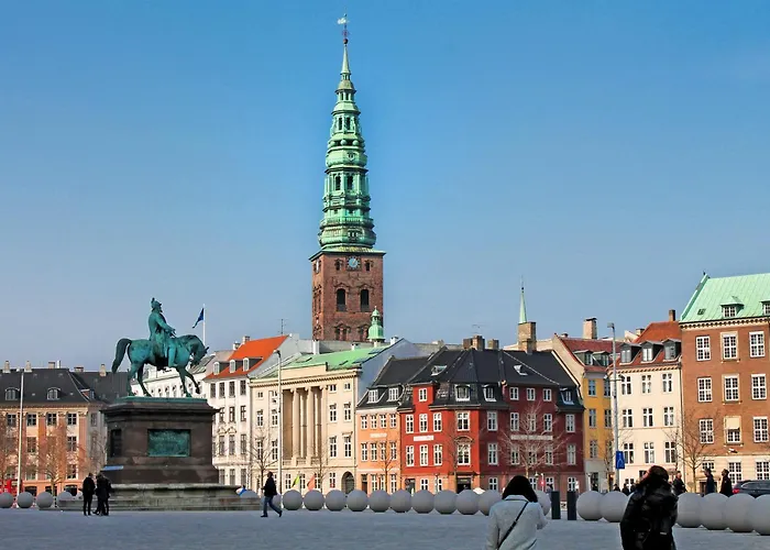 Large & Modern 4 Bedroom Apartment Kopenhagen