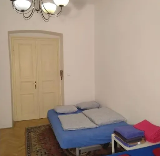 Authentic, Traditional Airbnb In Central Prague !