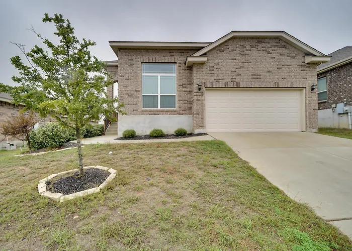 Pet-Friendly San Antonio Home Near Lackland Afb!