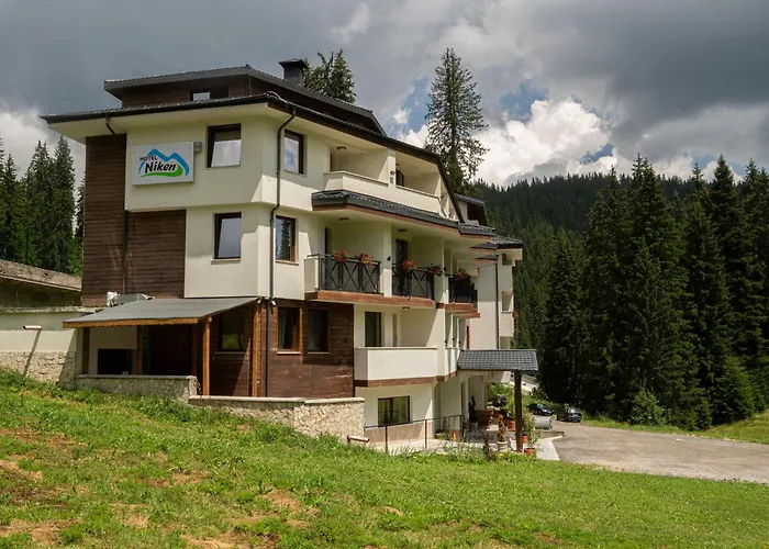 Hotel Niken Pamporowo