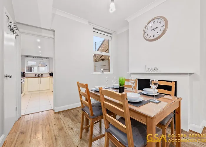 3 Bed Home In Forest Gate - Waltham Forest London