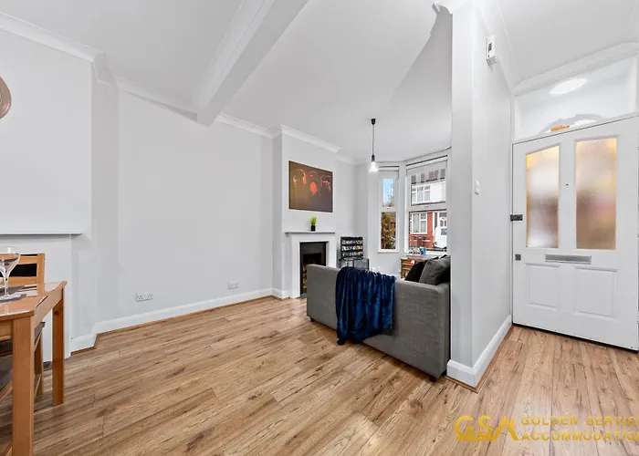 3 Bed Home In Forest Gate - Waltham Forest London