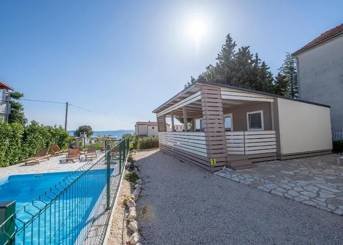 Mali Nordsee Mobilehomes , Glamping & Caravan Pakoštane
