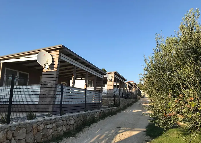 Mali Nordsee Mobilehomes , Glamping & Caravan Pakoštane