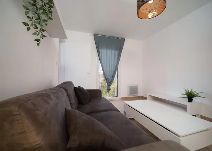 Appartement Neuf Tout Equipe Avec Garage Privatif Marseilles