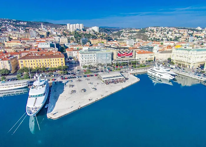 Apartment Rijeka 13976B