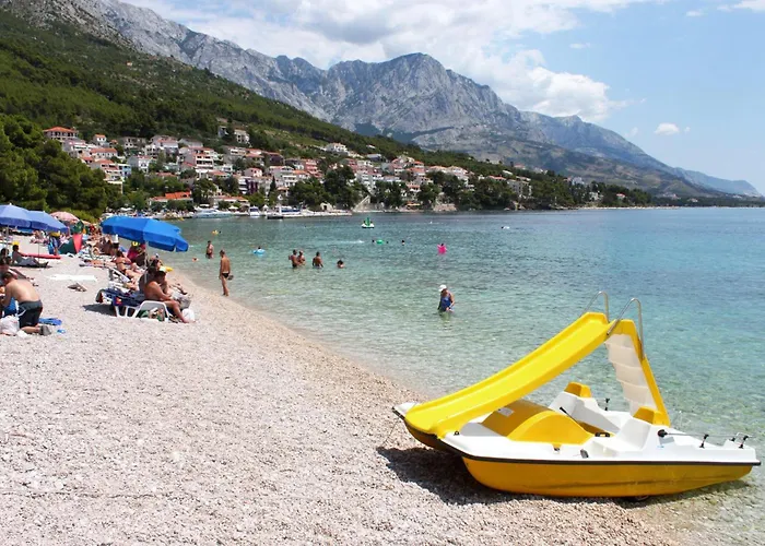 Apartments With A Parking Space Brela, Makarska - 6747
