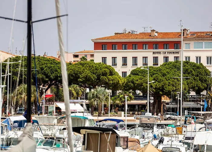 Hotel Restaurant Le Touring - Teritoria Saint-Raphaël