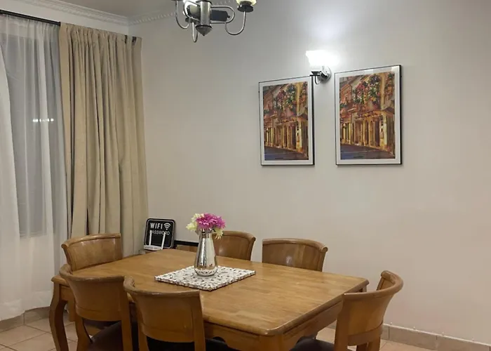 3Br With Pool & Gym Apartment By Mas Daressalam