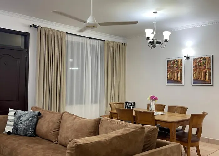 3Br With Pool & Gym Apartment By Mas Daressalam