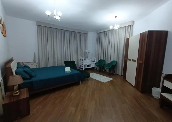 شقة كبيرة وفخمة Large And Luxury Two Bedroom Adschman