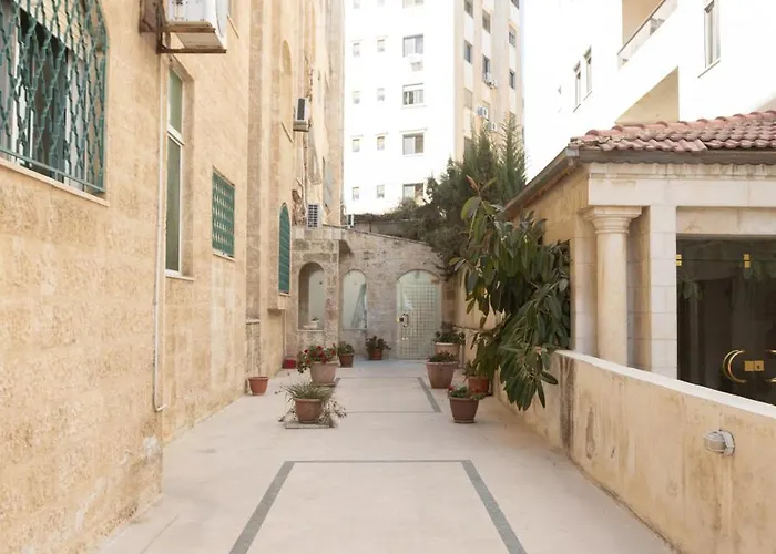 Hanan Residence 01 - 3BR, Der Ghbar 165m2 Amman