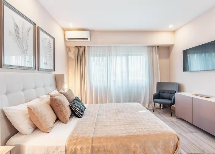 Fully Serviced Apartment At Regatta Living II - 302 Santo Domingo
