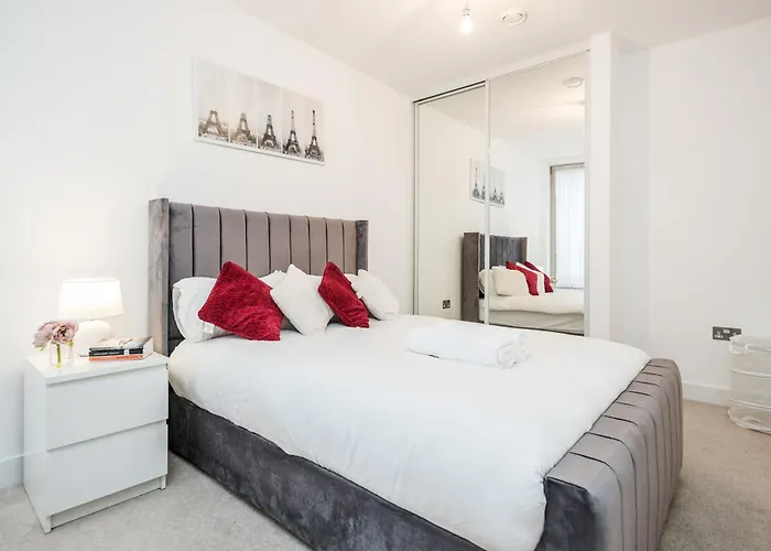 Deluxe Condo Beside 02 Arena And Central London