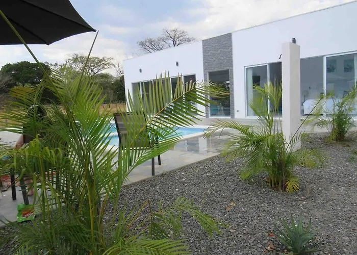 Villa Clarita - Your Retreat Spot - Private Pool & Tropical Garden Santa Cruz 