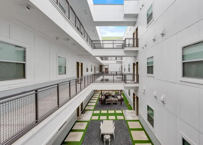 Snappy Loft Style 2Br I Gym I Parking I Workspace Dallas