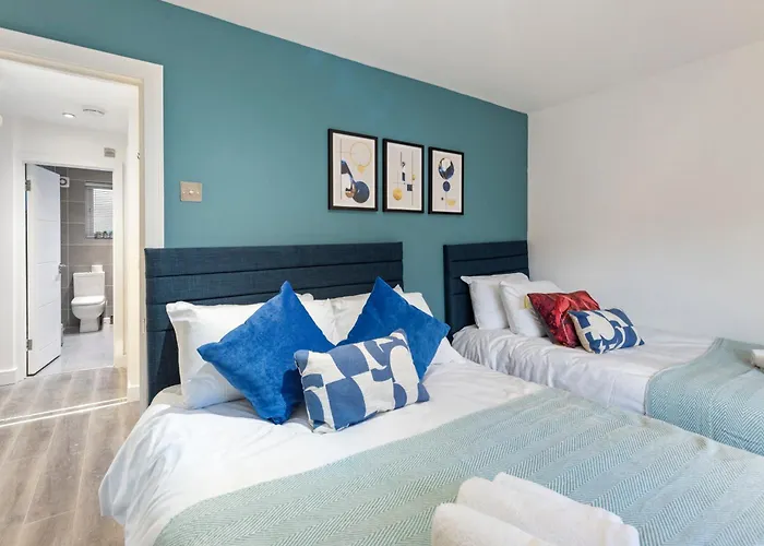 Diamond Suite Camden Town 3 Bedroom Sleeps 11 London