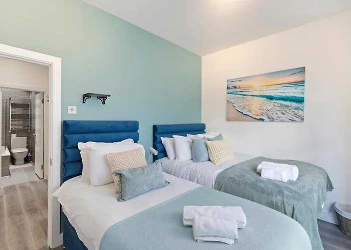 Rose Suite Camden Town 3 Bedroom Sleeps 11 London