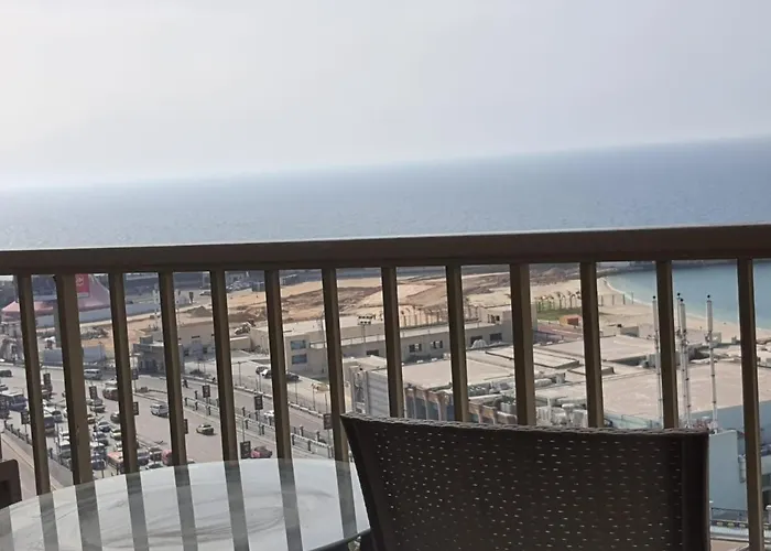 Luxury Furnished Apartment للعائلات فقط Overlooking The Sea Alexandria